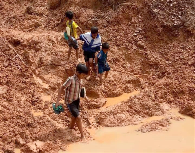 Co tro vung cao bang rung, loi bun ngang goi de den truong