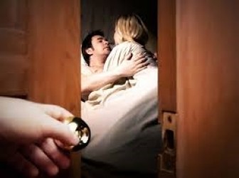 Vợ sinh con, chồng sinh tật