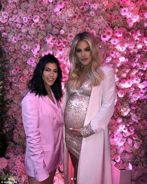 Khloé Kardashian bật mí bí quyết giảm 15 kg 3 tháng sau sinh
