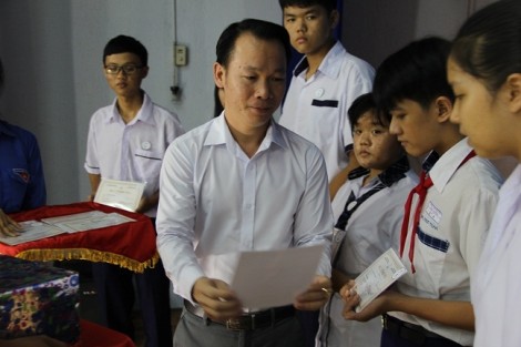 18 năm liền, PNJ trao gần 2.000 suất học bổng cho học sinh nghèo vượt khó quận Phú Nhuận