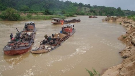 Tăng cường kiểm tra, xử lý trộm cát trên các tuyến sông, kênh TP.HCM