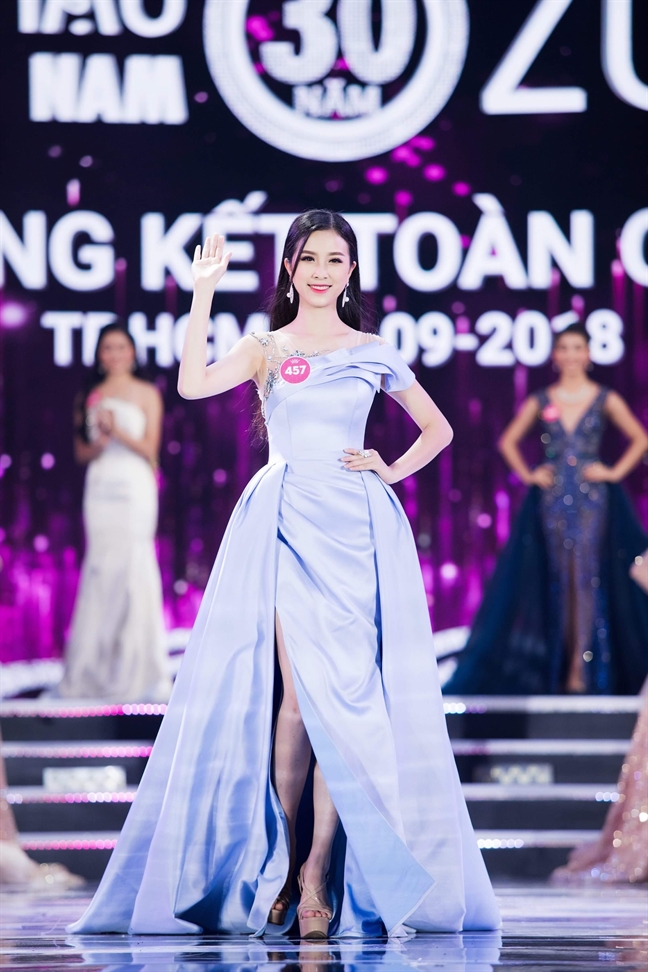 Tran Tieu Vy dang quang ‘Hoa hau Viet Nam’ 2018