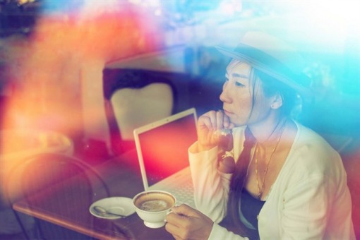 Ta tìm gì khi còn son trẻ