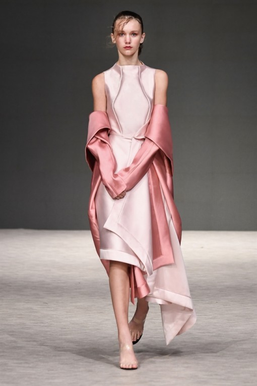 Nhà thiết kế Phương My mở màn ấn tượng tại Vancouver Fashion Week Nhà thiết kế Phương My mở màn ấn tượng tại Vancouver Fashion Week