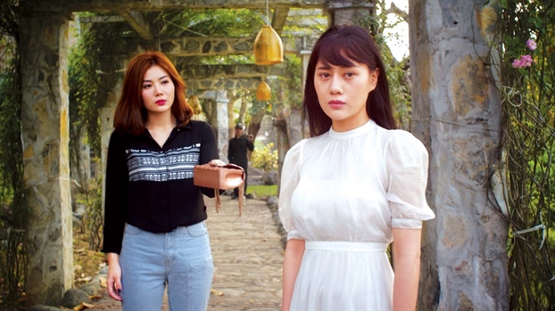 Diễn viên Phương Oanh: 'Ra phim trường, không còn là Oanh nữa' Dien vien Phuong Oanh: 'Ra phim truong, khong con la Oanh nua'