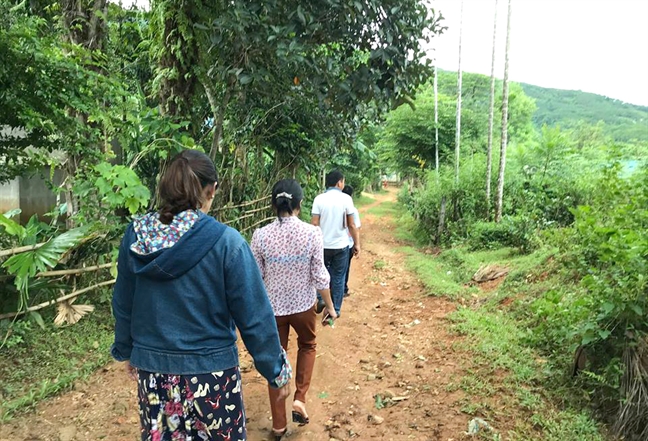 Nhung nguoi phu nu chong HIV o tam 'bao H' vung cao xu Nghe