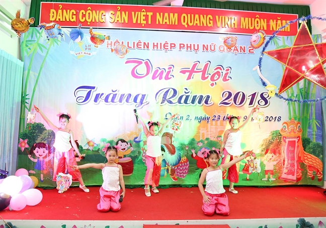 Quan 2: 150 tre em co hoan canh kho khan vui hoi Trang Ram