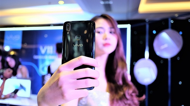 Vivo ra mat bo doi Vivo V11/V11i