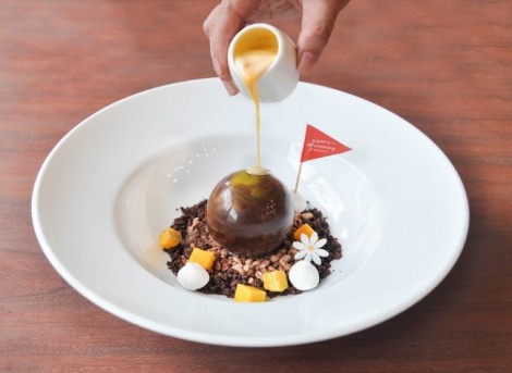 Moonscape plated dessert - Món tráng miệng ‘gói’ trọn mùa thu