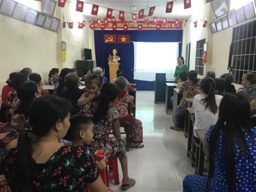Huyện Nhà Bè: Nói chuyện với hội viên về sàng lọc trước và sau sinh