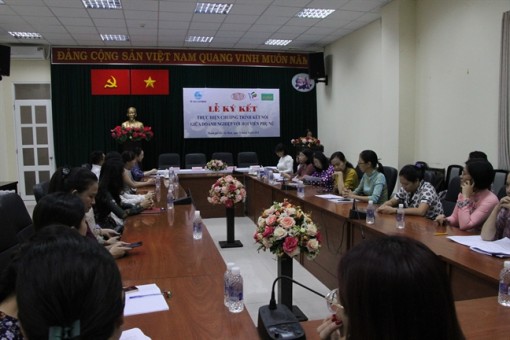 Hội LHPN TP.HCM ký kết chương trình kết nối hội viên phụ nữ