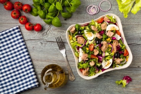 7 nguyên liệu phủ bề mặt salad nên chọn khi giảm cân (Phần 1)
