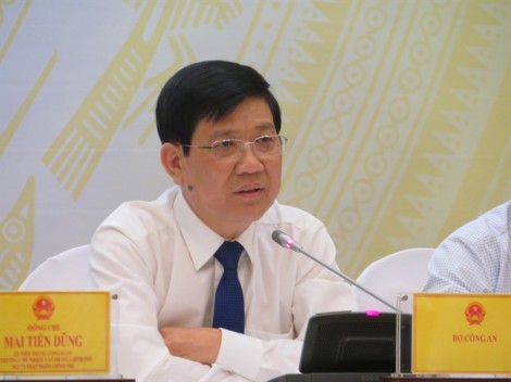 Vụ ‘bảo kê’ tại chợ Long Biên: Thứ trưởng Bộ Công an khẳng định xử lý nghiêm vụ việc