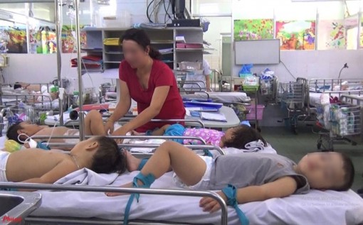 Cách chăm sóc trẻ bị tay chân miệng tại nhà