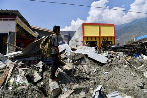 Thảm cảnh của những đứa trẻ 'màn trời chiếu đất' ở Sulawesi hậu địa chấn