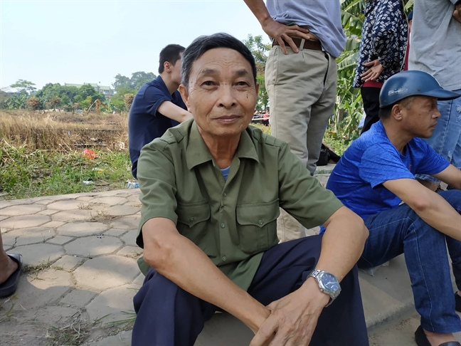 Nguoi dan doi nang cho dua tien co Tong Bi thu Do Muoi