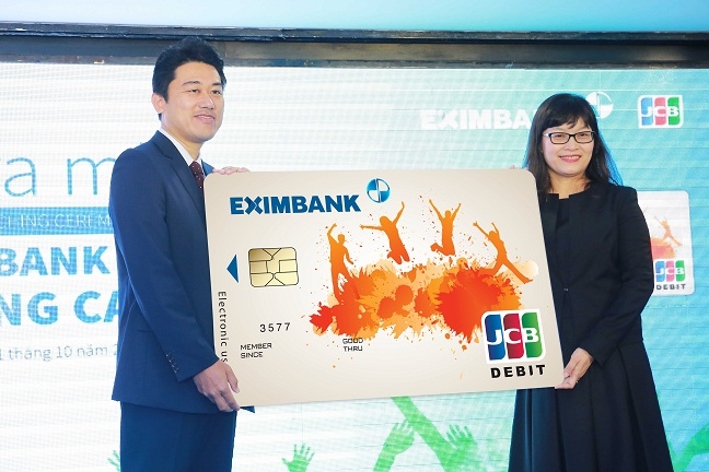 Eximbank ra mat the quoc te Eximbank JCB Young Card
