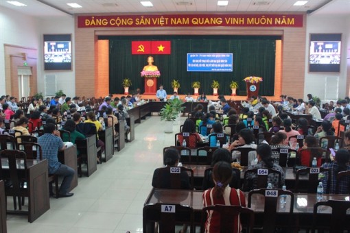 Lãnh đạo quận Bình Tân tiếp xúc, đối thoại với cán bộ, hội viên phụ nữ