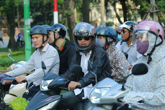 Nhiet do giam sau, nguoi Ha Noi co ro trong cai lanh dau mua