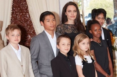 Angelina Jolie- Brad Pitt  sắp hoàn tất cuộc chiến giành quyền nuôi con