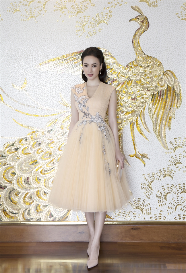 Hàng loạt mỹ nhân thế giới mê mẩn váy công chúa bồng bềnh