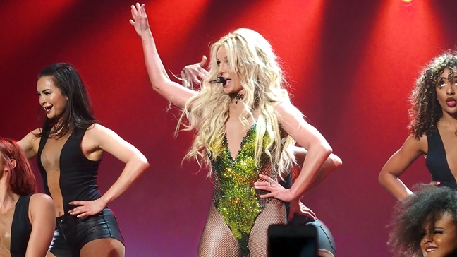 Britney Spears tro lai dien dinh cu o Las Vegas