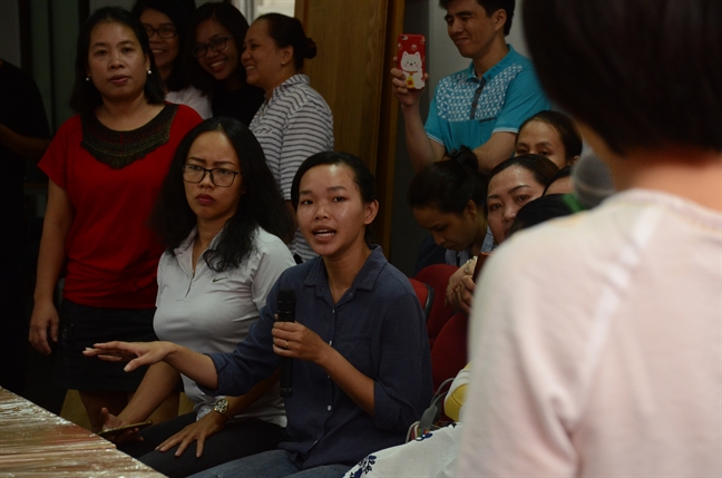 Hao hung tro tai lam banh cupcake 'khong dung hang'