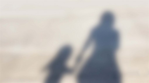 Mẹ nợ con một lời xin lỗi