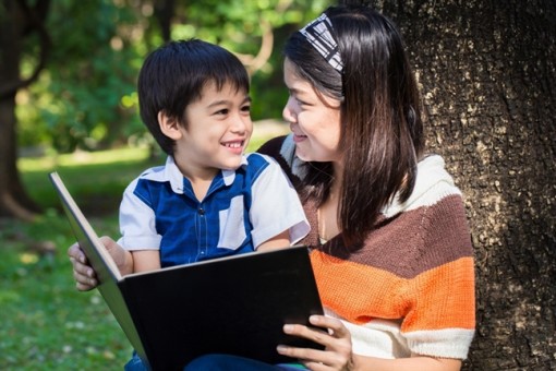 Muốn con thông minh hãy nuôi dưỡng cho con tình yêu đọc sách