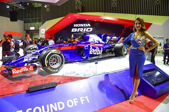 Hang ngan nguoi chen chan tham du Vietnam Motorshow 2018