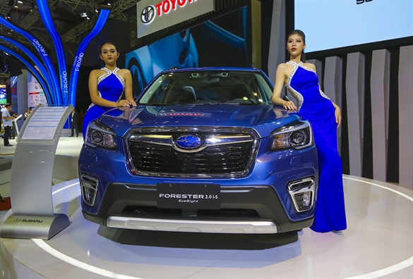 Hang ngan nguoi chen chan tham du Vietnam Motorshow 2018