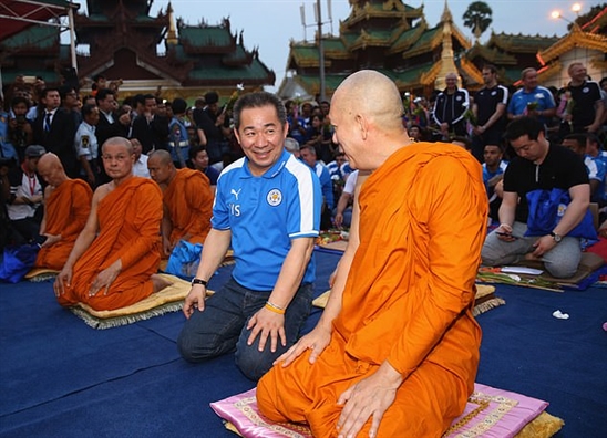 Ty phu Thai Lan va hanh trinh chinh phuc trai tim nguoi ham mo bong da Anh