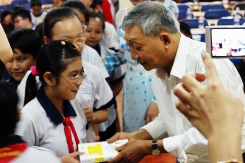 Nha van Le Van Nghia 'Khau lai mot manh Sai Gon'