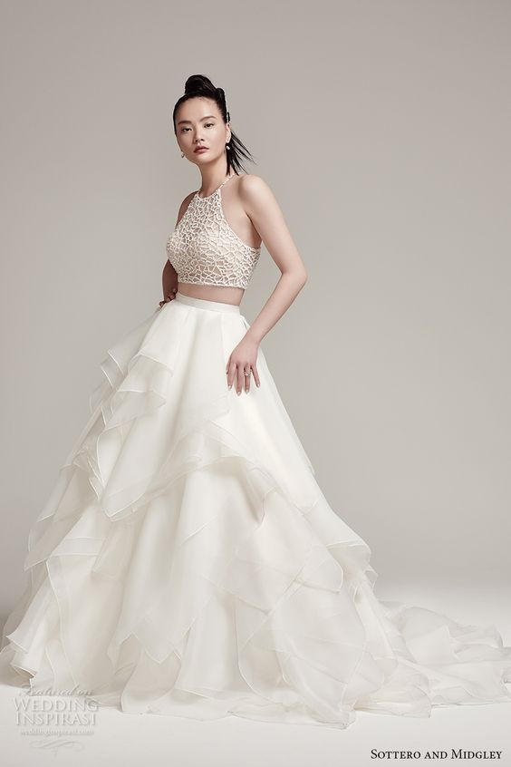 Top mẫu váy cưới 2 dây đẹp đúng điệu cho mùa cưới 2023 - Nicole Bridal