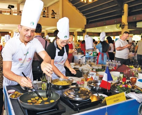 Khi quý ông ngoại giao vào bếp