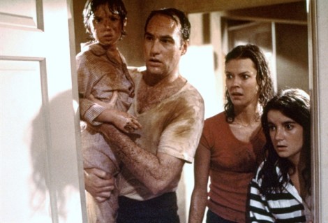 ‘Poltergeist’ và lời khẩn cầu ‘đừng đùa với xác chết’?