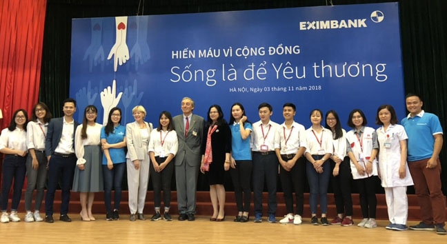 Eximbank to chuc ngay hoi hien mau vi cong dong 2018