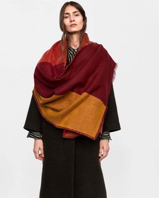 Biến tấu khăn choàng cổ thành phụ kiện mùa đông 'chất lừ'