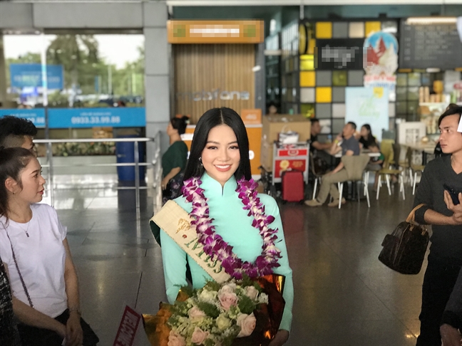 Me Hoa hau Phuong Khanh: ‘O tuoi nay, toi con phai hoc o Khanh'