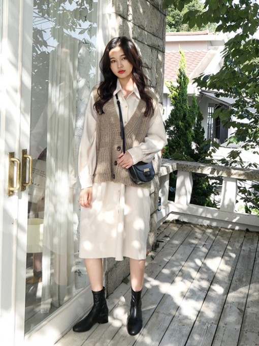 Biết mặc gì vào những ngày 'không nóng cũng chẳng lạnh'?