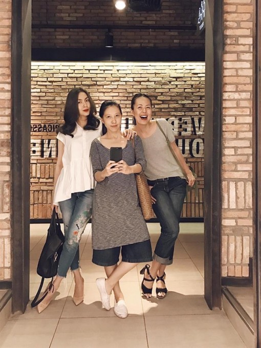 Học Tăng Thanh Hà phối đồ theo phong cách tối giản