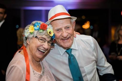 Trúng tiếng sét ái tình ở tuổi 90, cụ bà hạnh phúc vẹn nguyên như tuổi 16