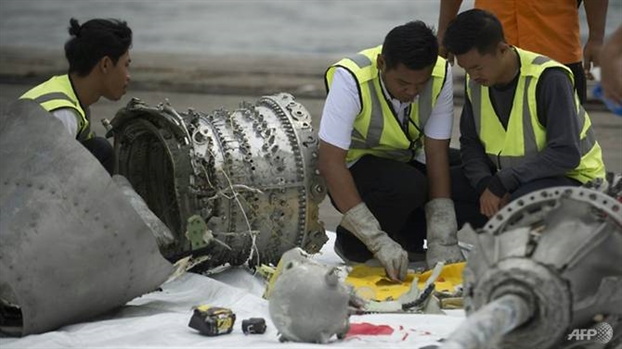 Vu roi may bay Indonesia: May bay da chui xuong, thay vi len cao?