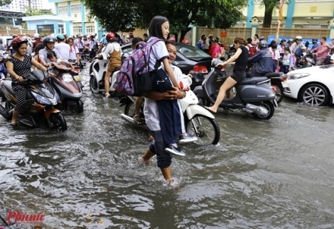 Học sinh TP.HCM sẽ nghỉ học nếu áp thấp nhiệt đới diễn biến phức tạp