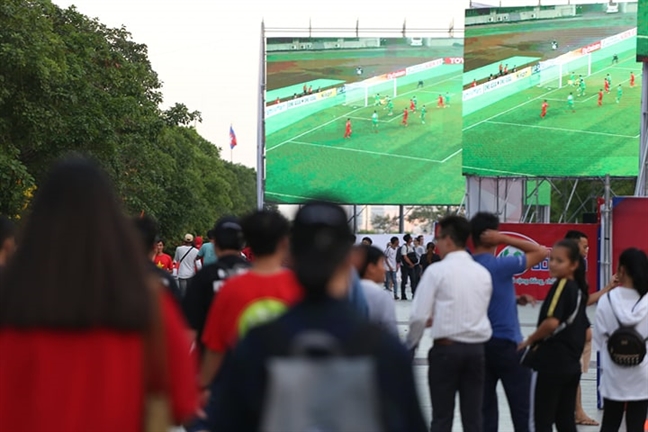 Viet Nam 0 - 0 Myanmar: Ban thang cua Van Toan khong duoc cong nhan mot cach kho hieu