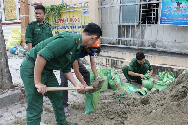 Chinh quyen Vung Tau phai cuong che nguoi dan di tranh bao