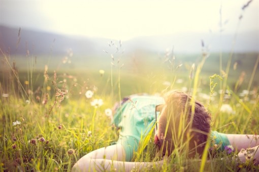 'Mong em cười nói nhẹ nhàng thảnh thơi'