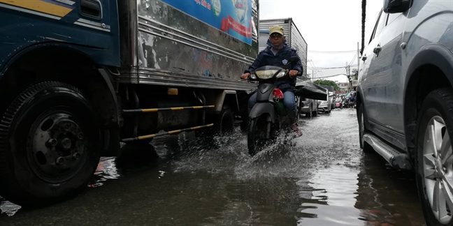 Bao di qua, Sai Gon ngap nang, ket xe ngay dau tuan