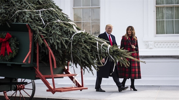 Melania Trump chon chu de ai quoc de trang hoang Nha Trang Giang sinh 2018