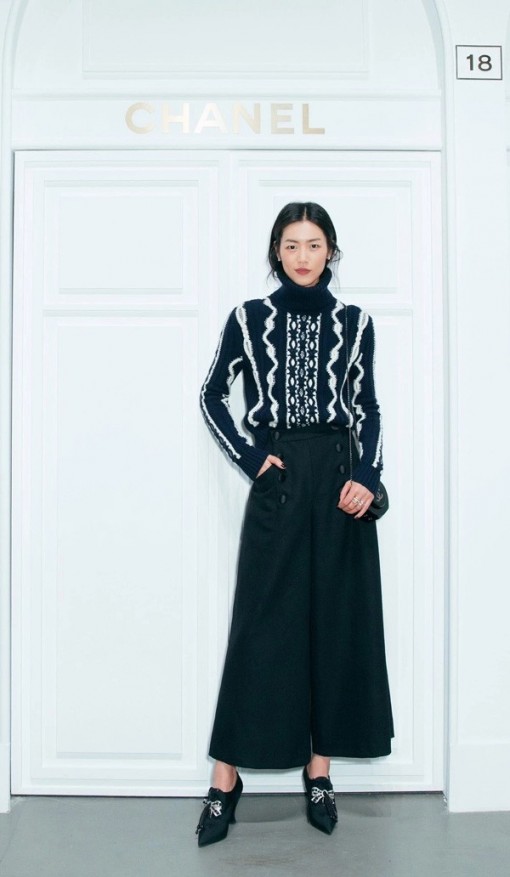 Phối đồ họa tiết đẹp như siêu mẫu Liu Wen